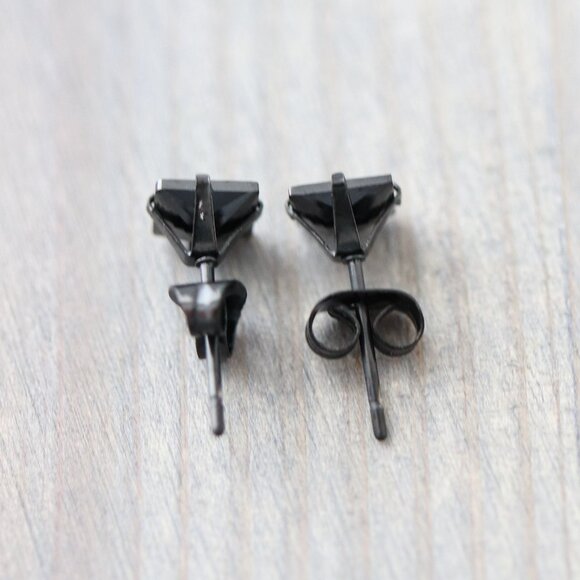 6mm Black Diamond Style CZ Stones Black Stud Earrings Stainless Steel - Picture 3 of 3